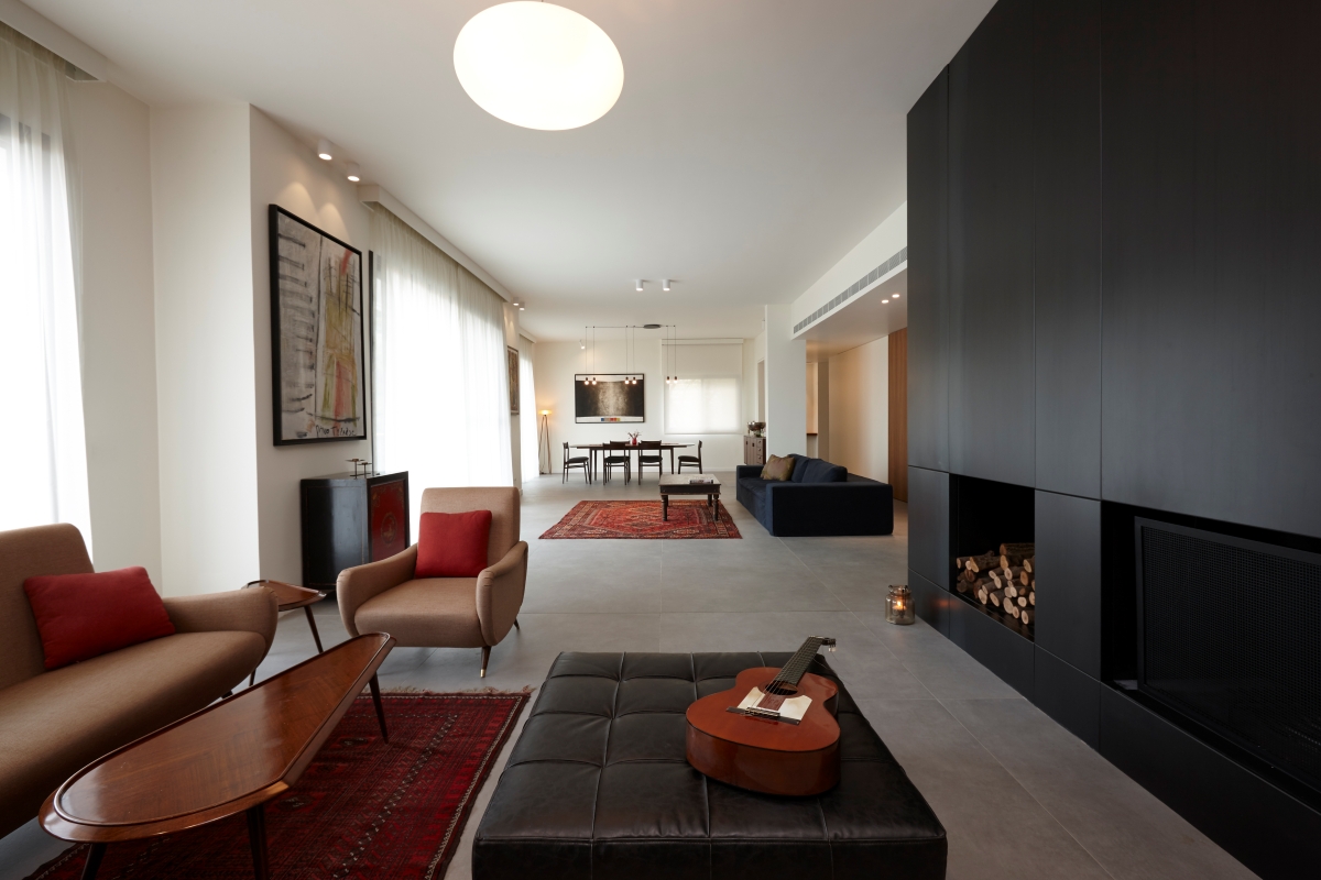 artist house photograph 6