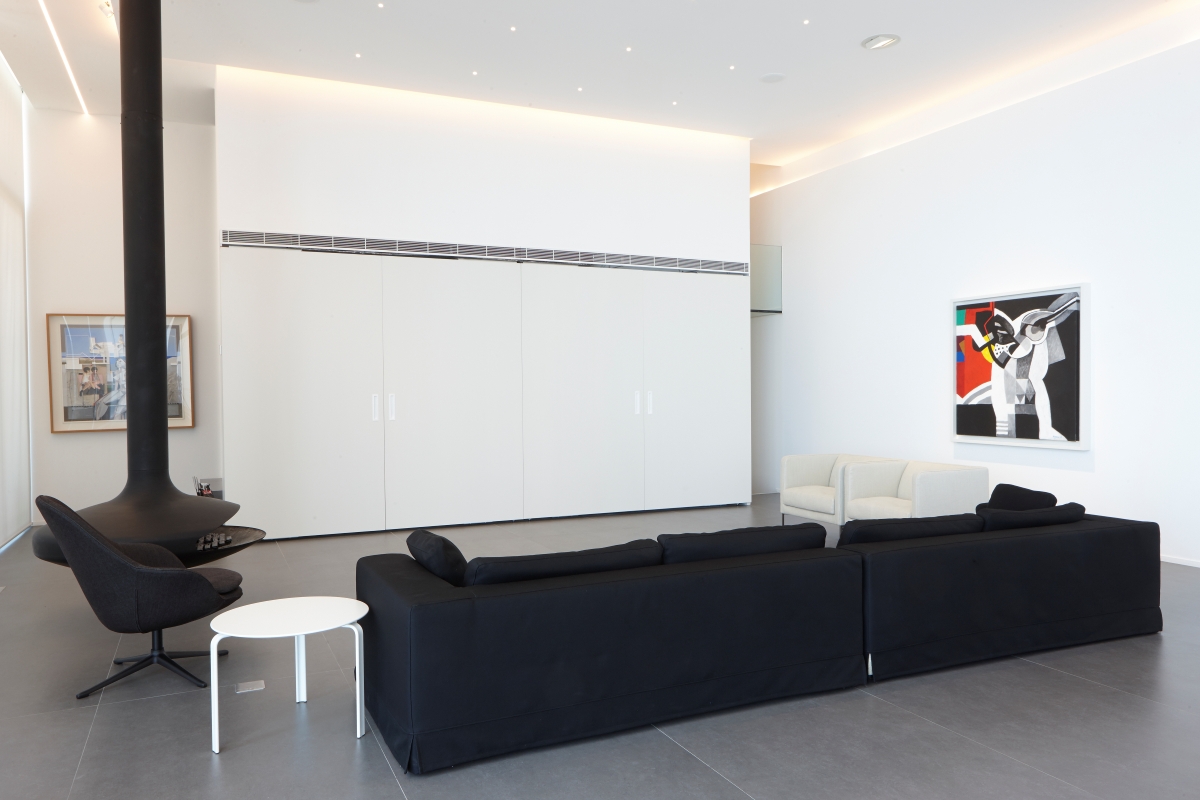 villa in koura photograph 3